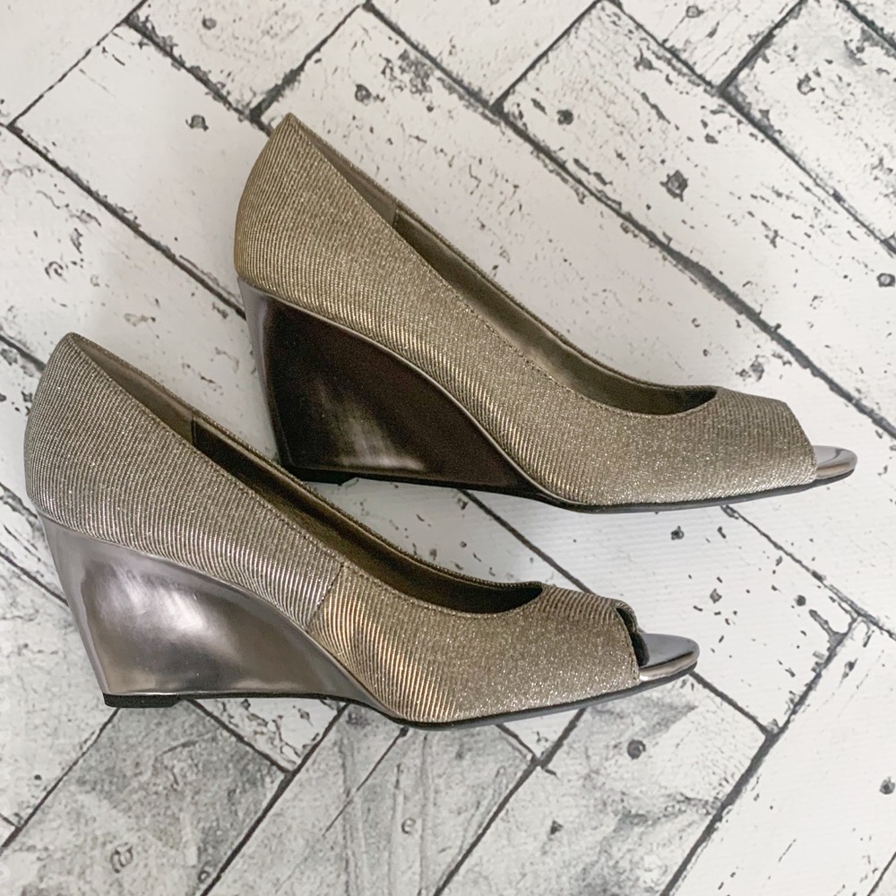 Bandolier Metallic Wedge Peeptoe